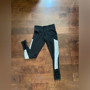 PINK Victoria’s Secret Black and White Leggings Size Small